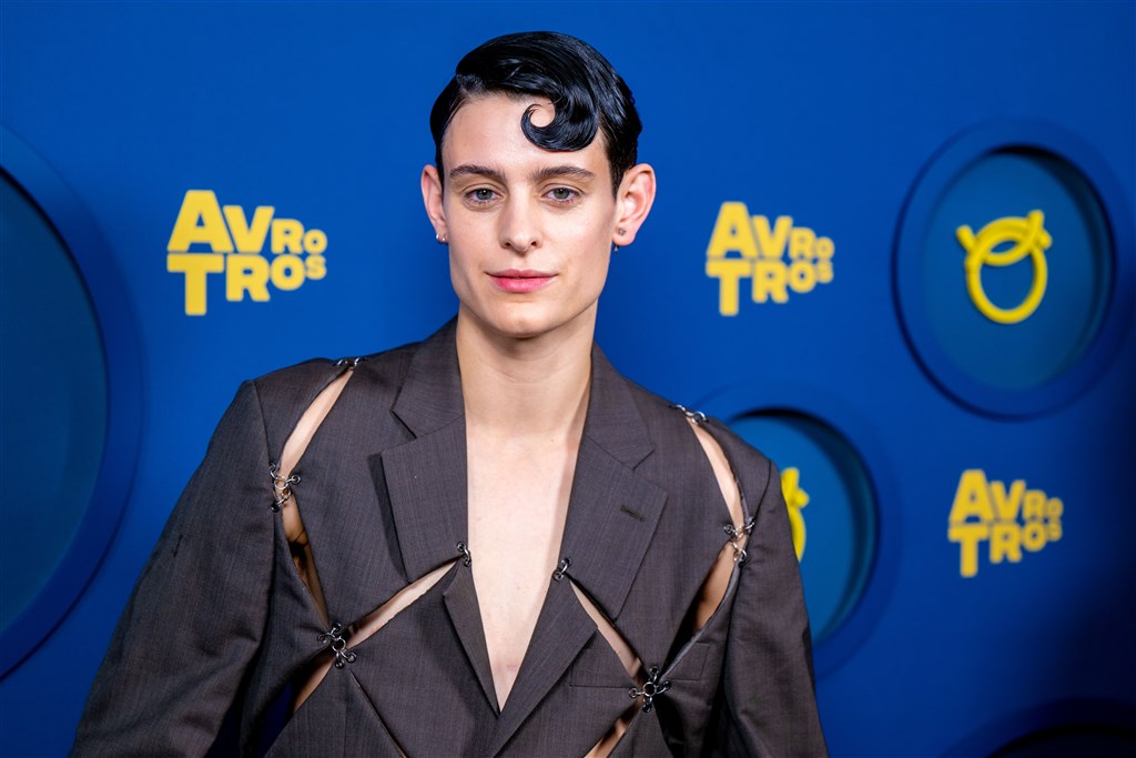 Acteur Thorn de Vries voelt zich 'bevrijd' van borsten