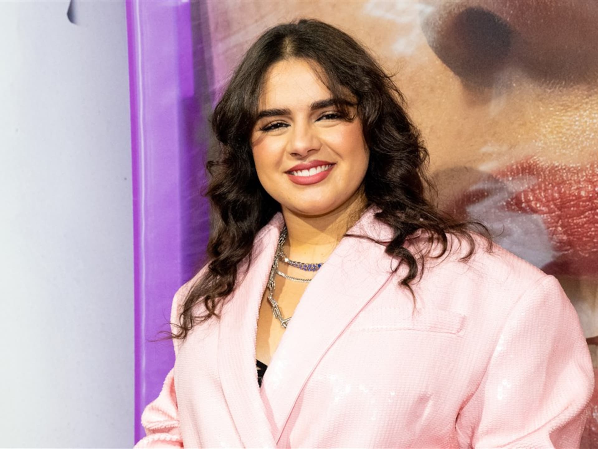 Semiz tasmali porno videolar Haqiqiy yigitlar teleserialidan porno video