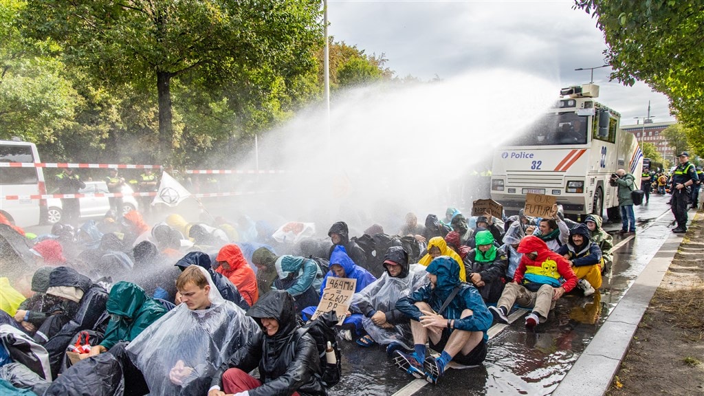 Extinction Rebellion naar rechter om inzet waterkanon