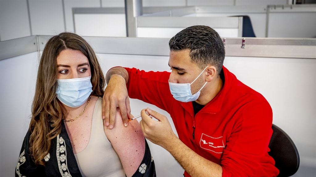 Nieuwe prikronde tegen corona begint, maar lang niet iedereen gaat meer