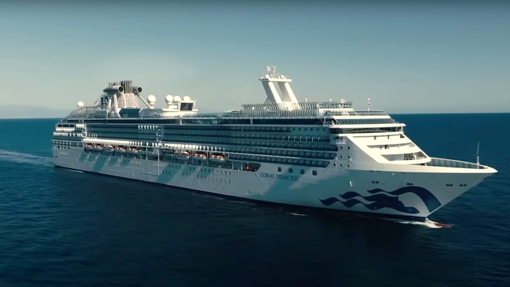 Het cruiseschip waar het echtpaar al zo'n 15 maanden op verblijft.