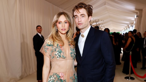 Suki Waterhouse leefde halfjaar in celibaat voor haar relatie met Robert Pattinson
