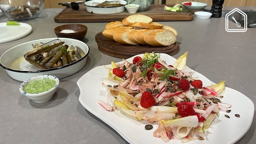 Scheermessen met kruidenmayonaise en witlofsalade met venkel en framboos
