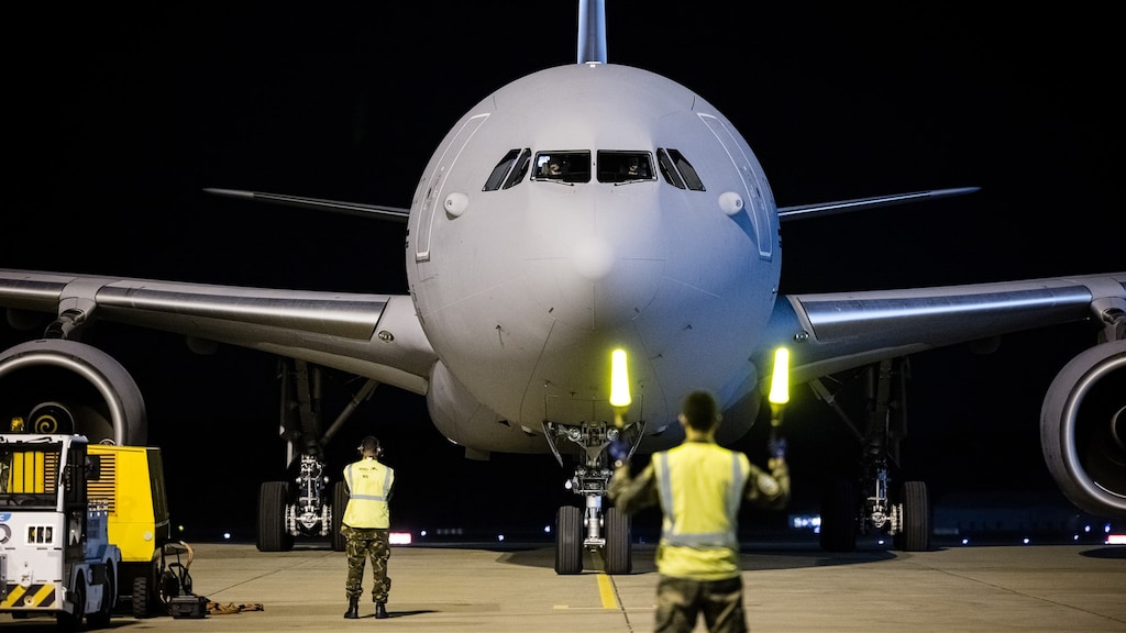 Eerste repatriëringsvlucht met 199 Nederlanders geland op Eindhoven Airport