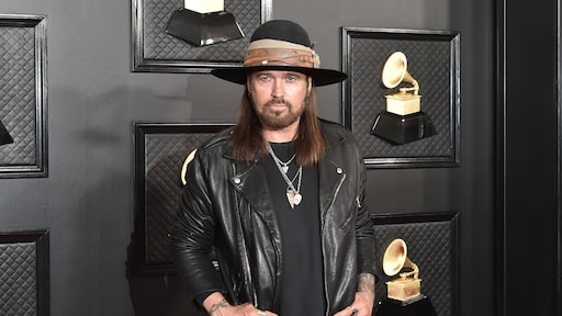 Billy Ray Cyrus in huwelijksbootje gestapt met 34 jaar jongere vriendin