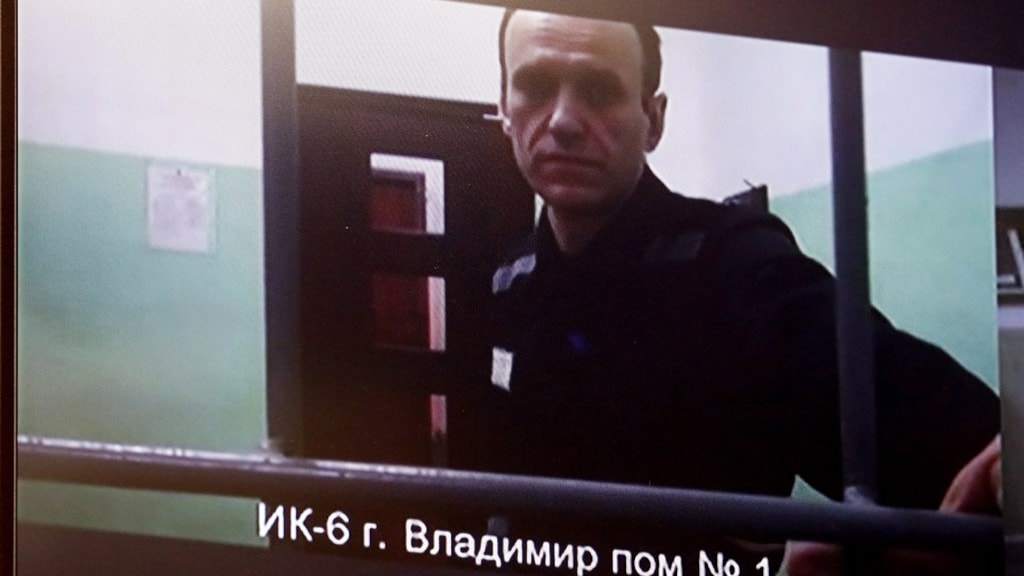 Aleksej Navalny verscheen in september via een videoverbinding in een Russische rechtszaal.