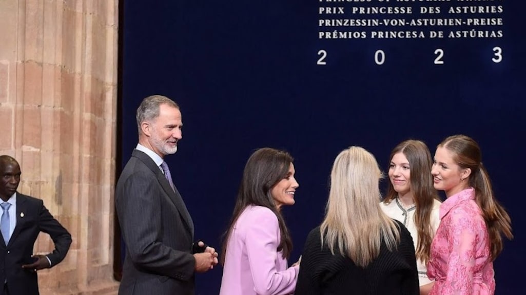 Spaanse prinsessen onder indruk van Meryl Streep tijdens prijsuitreiking