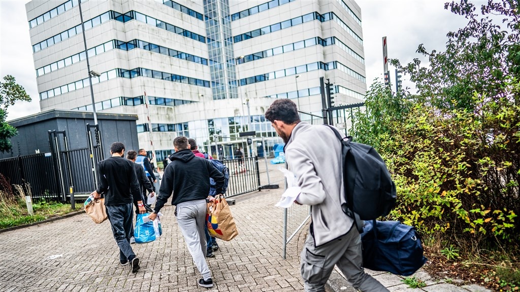 Van asielstop tot spreiding: dit willen partijen met migratie