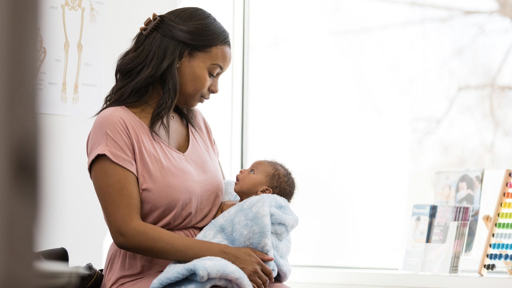 Emma: 'Sinds ik moeder ben, laat mijn beste vriendin het afweten'