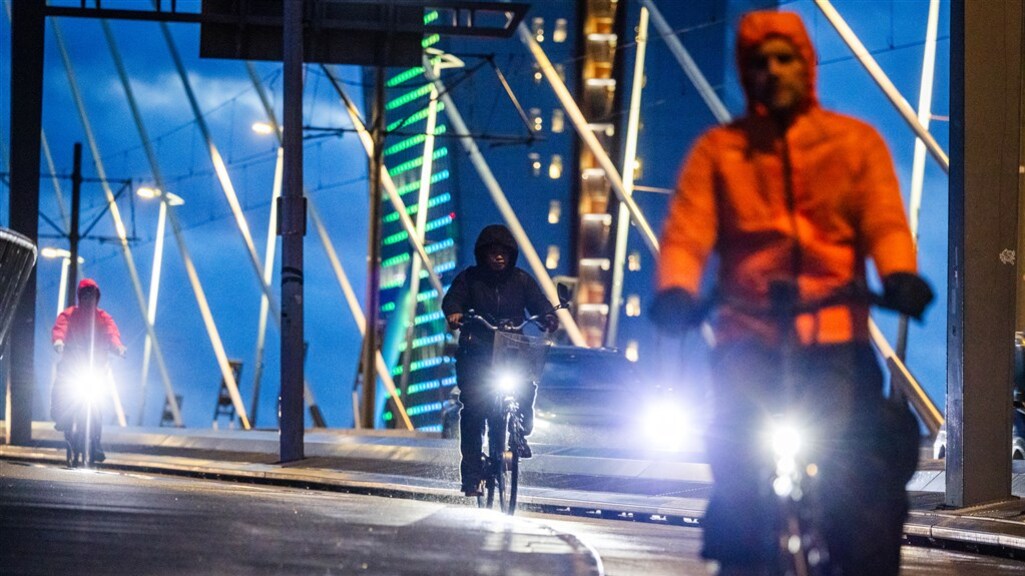 Storm Ciarán: code oranje in westen, flinke windstoten aan Franse kust
