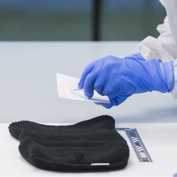 DNA-onderzoek bij het Nederlands Forensisch Instituut.