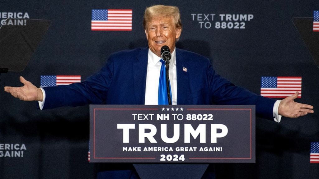 Jaar voor verkiezingen is Trump populairder dan Biden: 'Hij loopt echt gevaar'