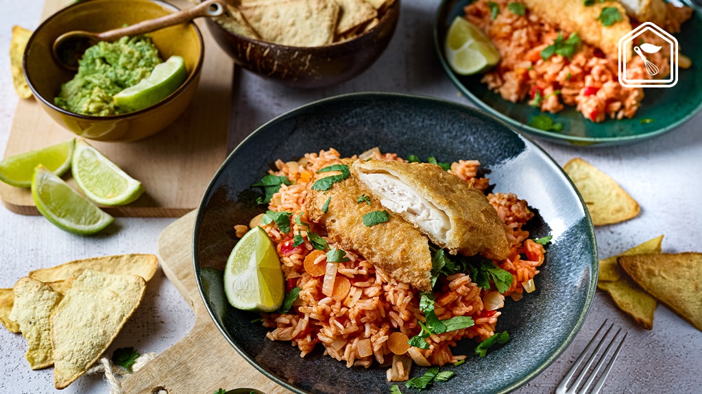 Mexicaanse tomatenrijst met lekkerbekjes en nacho’s met guacamole