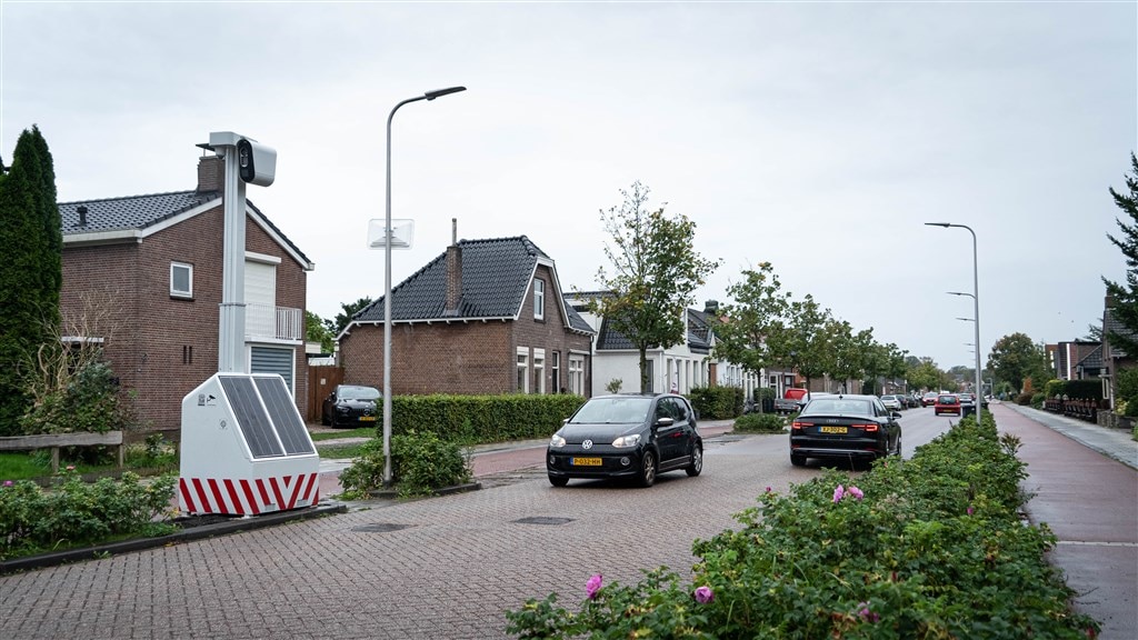 Mobiele flitspalen één jaar in gebruik: drastische afname boetes