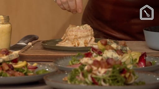 Paddenstoelenragout en witlofsalade met blue stilton en geroosterde druiven