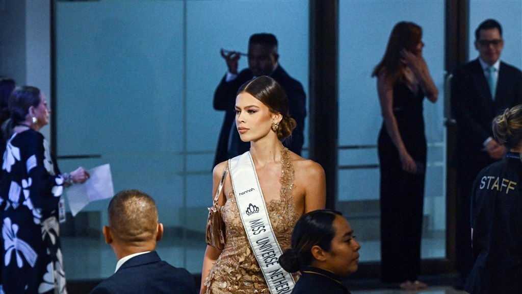 Rikkie Kollé in El Salvador