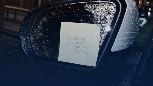 Politie vindt na vergeefse reanimatie briefje bij auto: 'Matige parkeeractie'