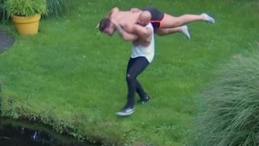 Man gooit kandidaat in de vijver in Lang Leve de Liefde