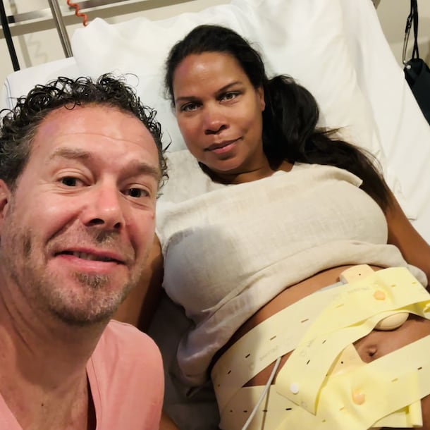 Miriam (samen met haar man) voor een check in het ziekenhuis.