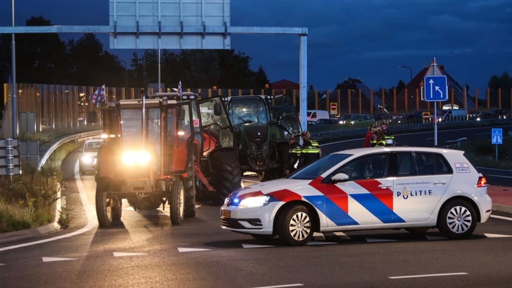 Taakstraf en maand voorwaardelijk voor agent die schoot op tractor van Jouke