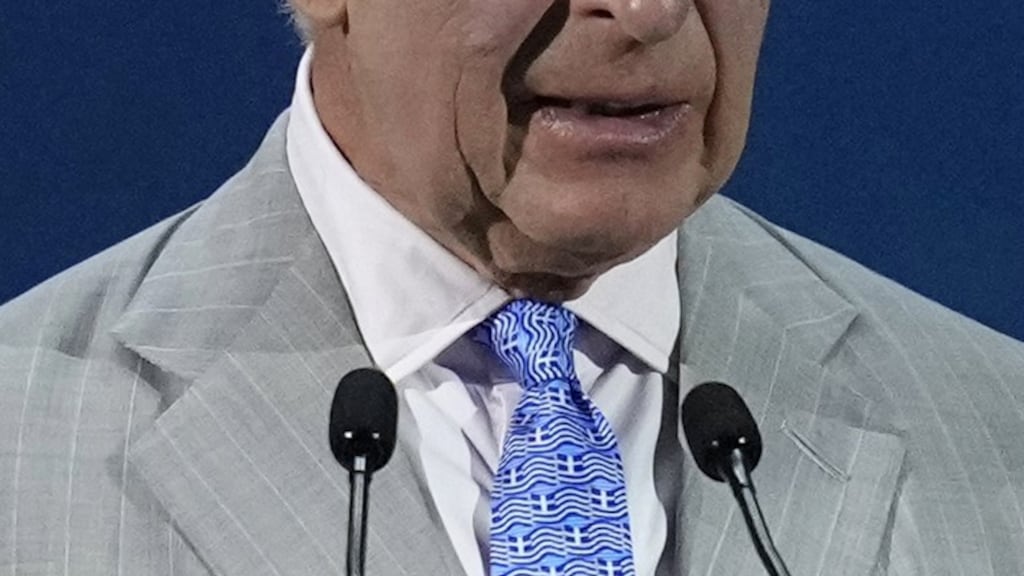 De Griekse vlag op stropdas was niet te missen