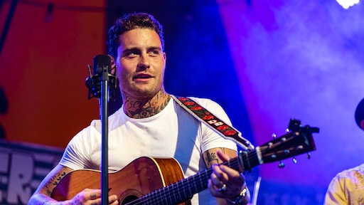 Douwe Bob zaterdag live op Gelderpop ondanks dreigementen
