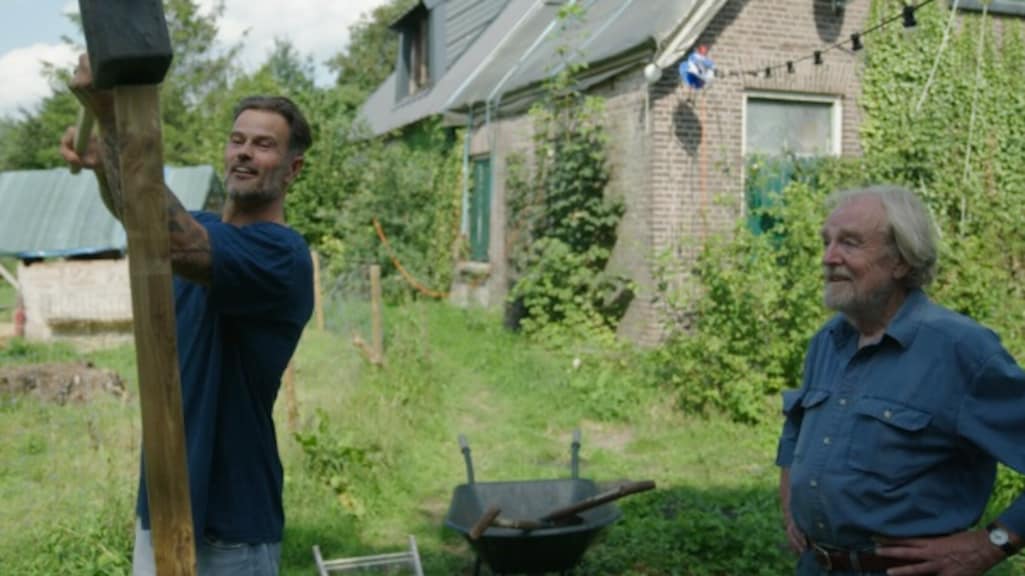 Kijkers genieten van tegenpolen Arie en Midas in Boerderij van Dorst