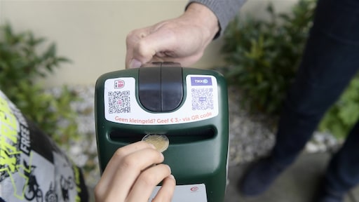 Nederlanders veel guller bij collecte met QR-code: 'Drie keer zoveel'