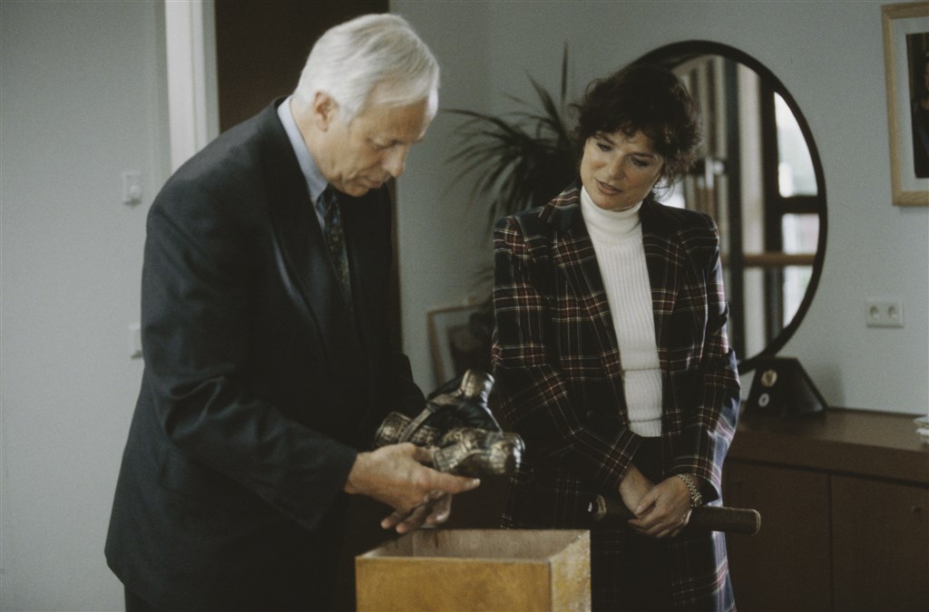 Linda van Dyck in Unit 13, met Bram van der Vlugt