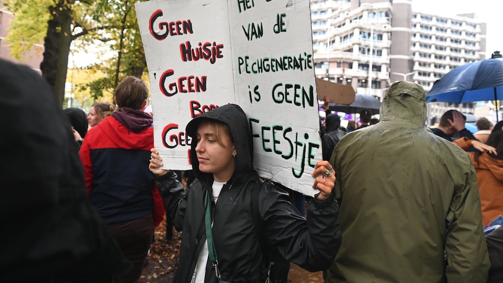 Steeds meer jongvolwassenen blijven thuis wonen