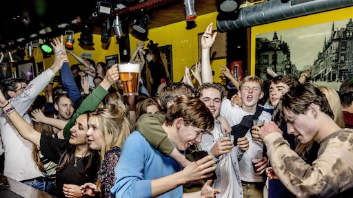Na 10 jaar Nix18 drinken minderjarigen nog steeds te vroeg alcohol, maar 'campagne geslaagd'