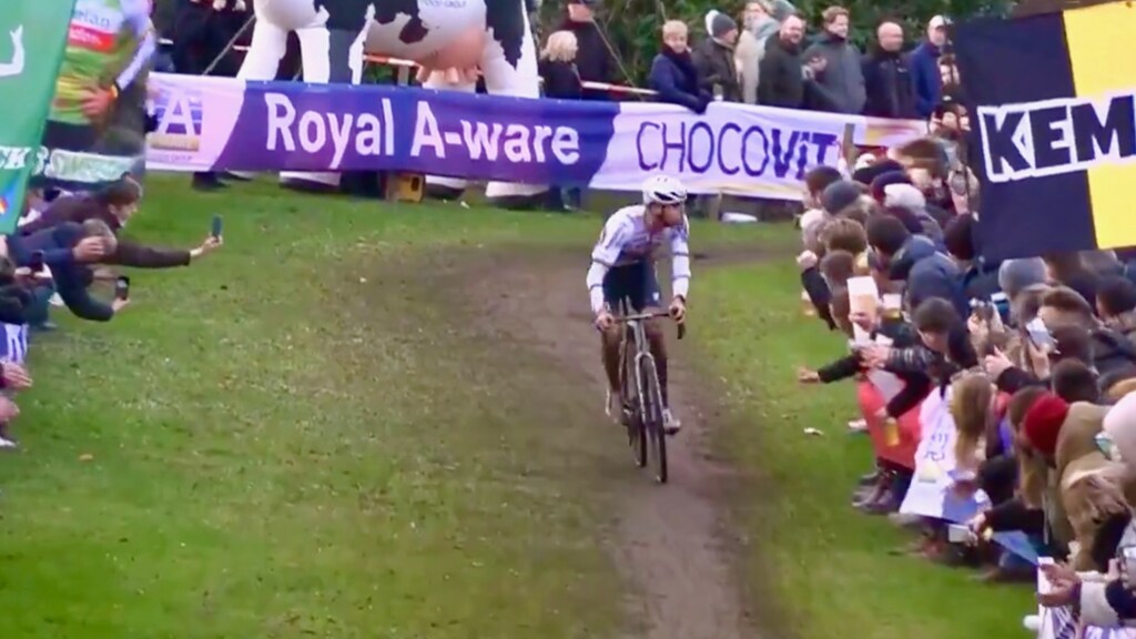 Van der Poel spuugt in publiek: helemaal klaar met boegeroep