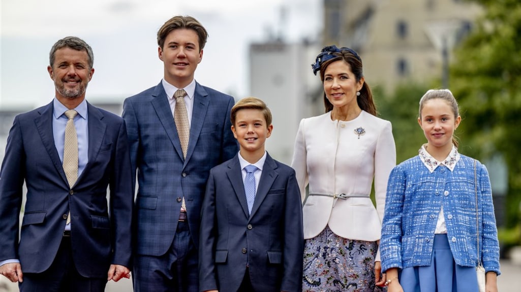 Kroonprins Frederik (links) met zijn vrouw Mary en drie van hun kinderen.