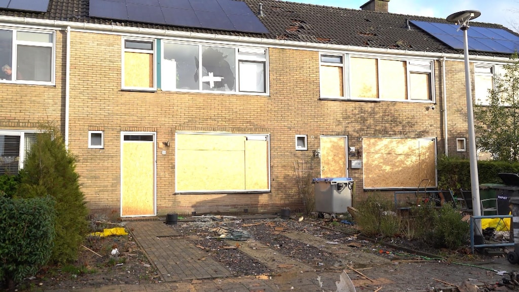 In de straat raakten zeven huizen zwaar beschadigd.