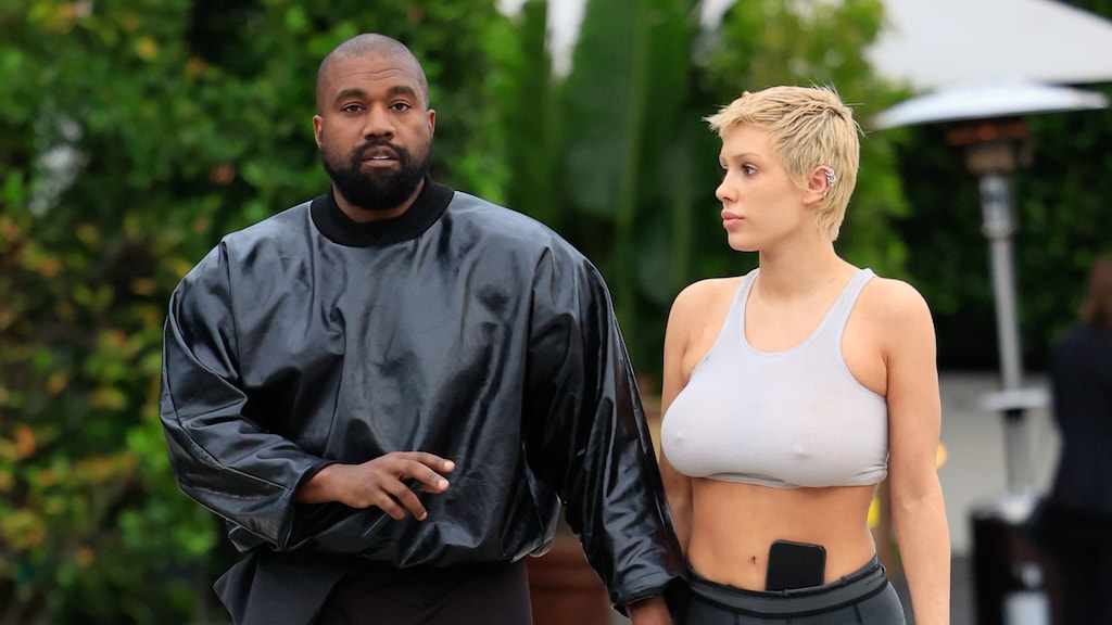 Fans Kanye West in shock nadat rapper halfnaakte foto's van vrouw deelt