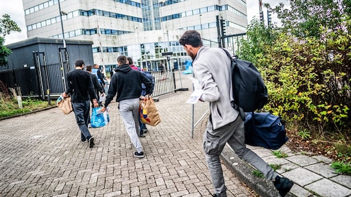 Kabinet wil noodprocedure migratie, experts verbaasd: 'Dit dient geen doel'