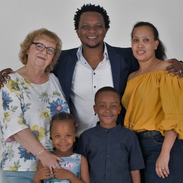 Lieneke, Michael en zijn gezin.