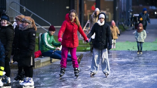 Koud weekje in Nederland: eerste ijsbanen zijn geopend