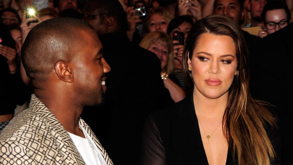 Khloé Kardashian en Kanye West samen bij basketbalwedstrijd