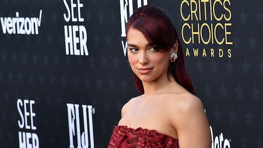 Dua Lipa, Olivia Rodrigo en Billie Eilish treden op tijdens Grammy's