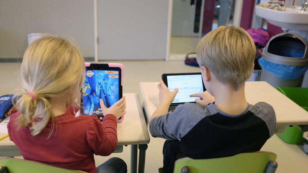 Kinderen die vaak naar schermen kijken zijn impulsiever