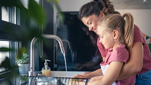 Zij zweren bij traditionele rolverdeling: 'Het feminisme is doorgeslagen'