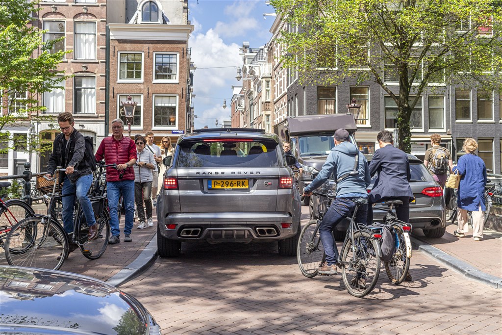 Auto's in Europa worden elk jaar halve centimeter breder