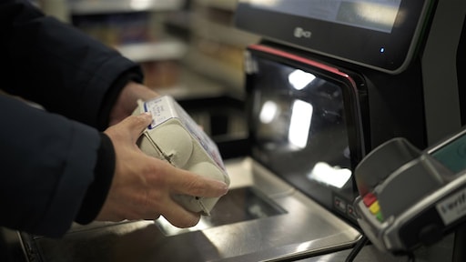 Ruim 1 op de 10 jongeren steelt weleens bij de zelfscankassa
