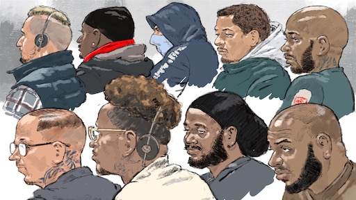 Verdachten moordzaak Peter R. de Vries ontkennen en zwijgen op eerste dag zitting