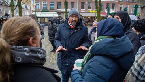Burgemeester Arnhem wil verbod op koranverbranding na uit de hand gelopen Pegida-demonstratie