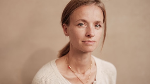 Rinke wist dat Lenneke werd misbruikt, toch keek ze weg: 'Net als iedereen'