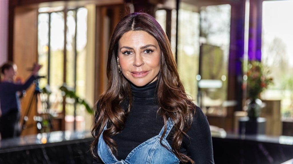 Olcay Gulsen laat haar gigantische huis van binnen zien: ‘Wow!’