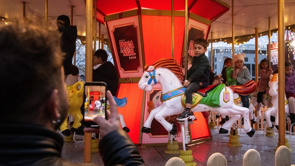 Dierenrechtenclub PETA wil paarden uit draaimolens verbannen