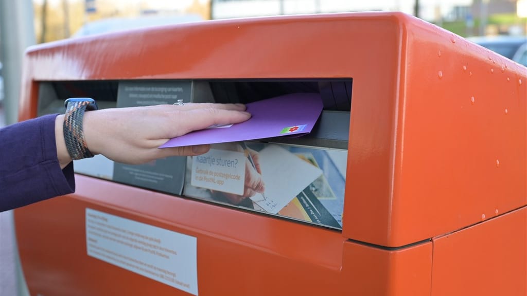 Misschien is er nu ook wel een kaart naar jou onderweg.